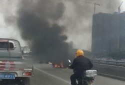 网友爆料摩托车视频播放,摩托车视频引热议