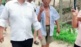 大衣哥的邻居爆料视频,揭秘大衣哥真实生活幕后故事